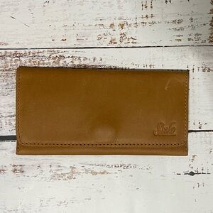 Sseko Caramel Leather Wallet with Gold Clasp